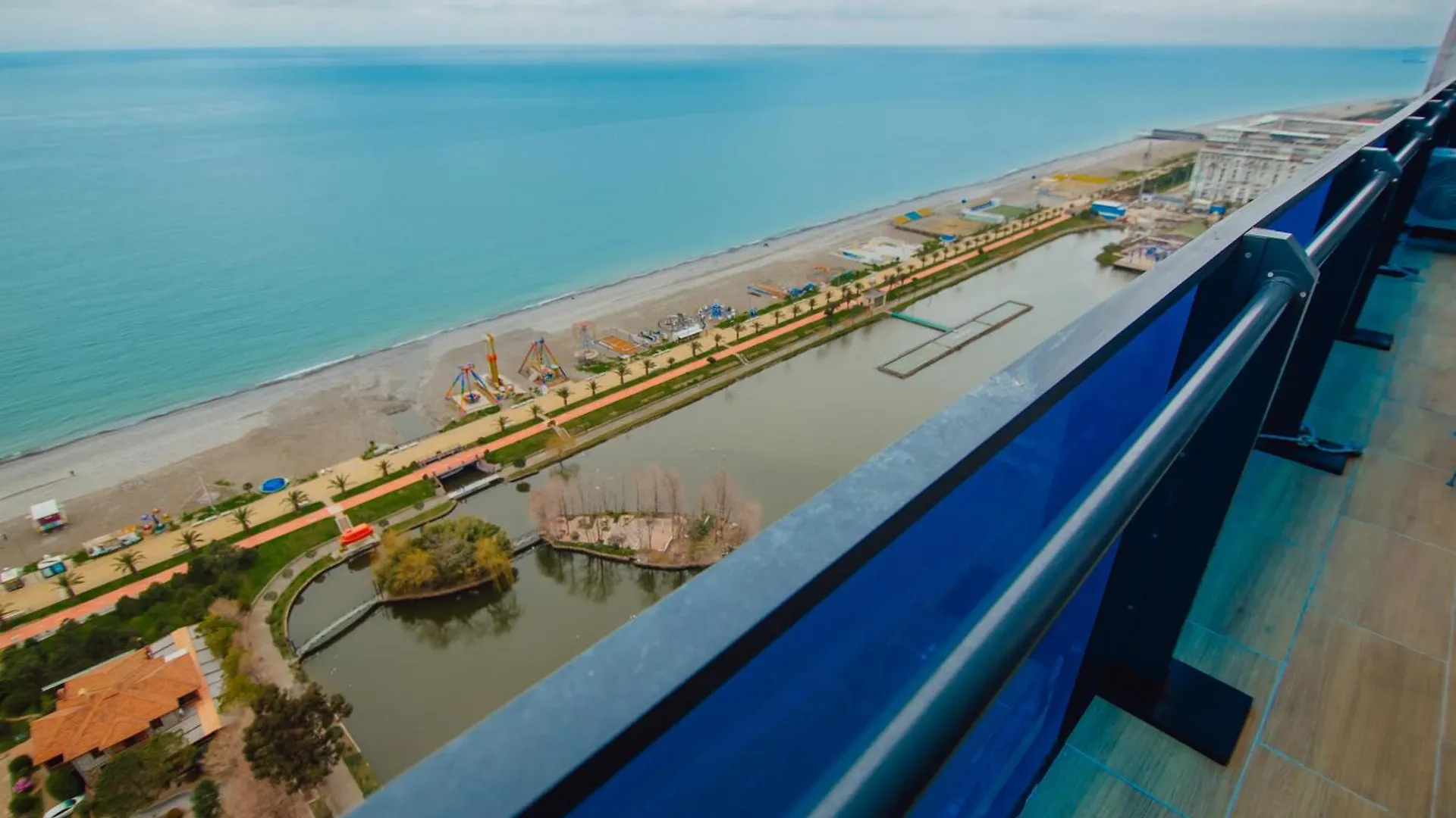 Dh Apart'S Batumi